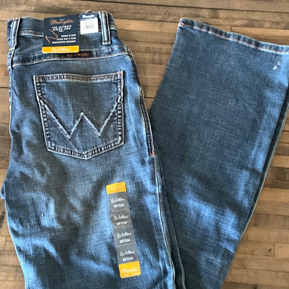 Wrangler Men's Relaxed Fit Dark Blue Jeans